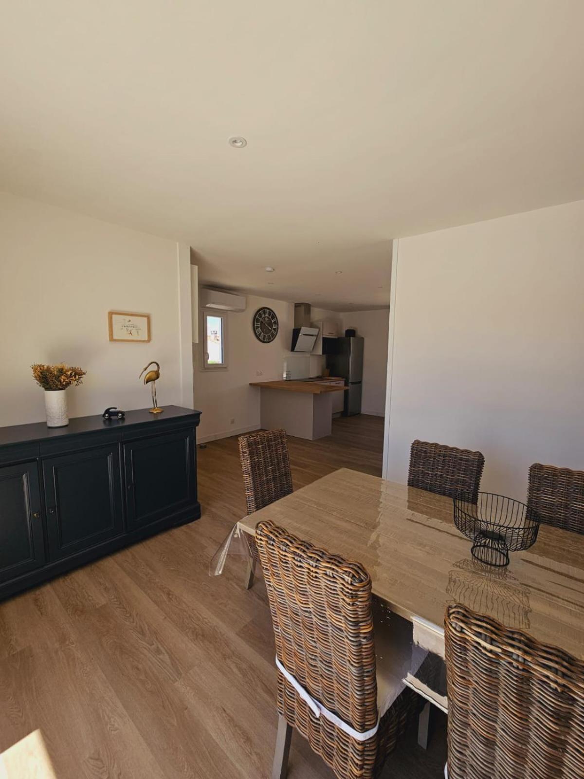 Maison De Vacances Entiere A 10 Mn De La Rochelle Dompierre-sur-Mer Екстер'єр фото